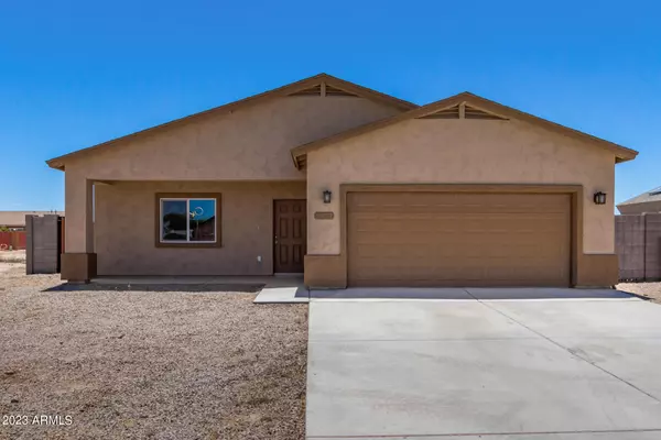 8477 W MAGNUM Drive, Arizona City, AZ 85123