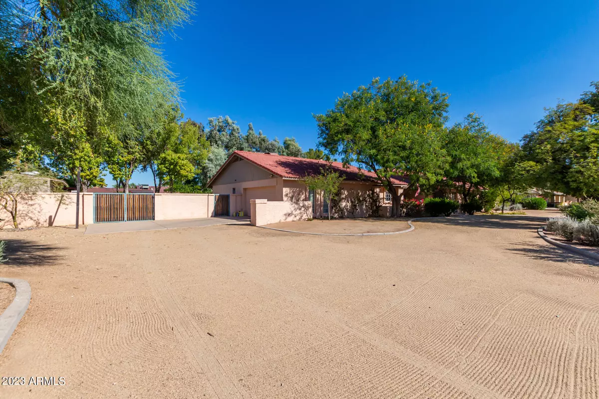 Glendale, AZ 85304,6416 W LARKSPUR Drive