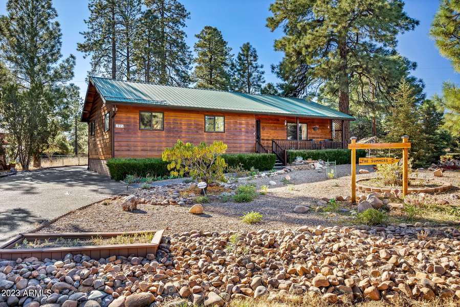 1971 LITTLE DOE Trail, Overgaard, AZ 85933