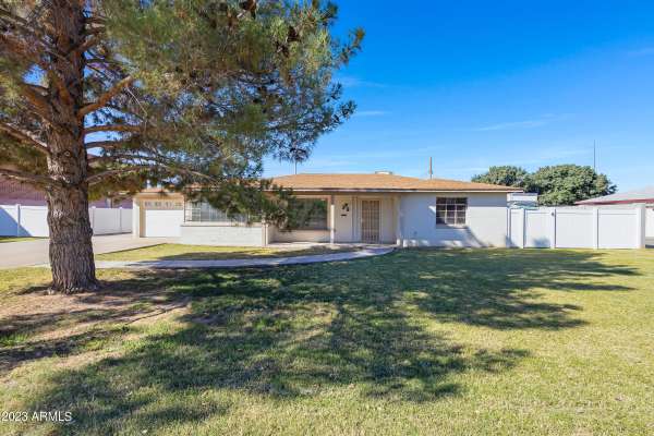 38 N FRASER Drive W, Mesa, AZ 85203