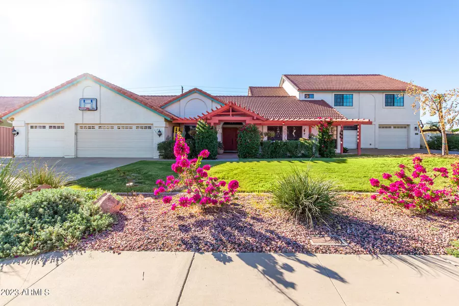 2612 N ROBIN Circle, Mesa, AZ 85213