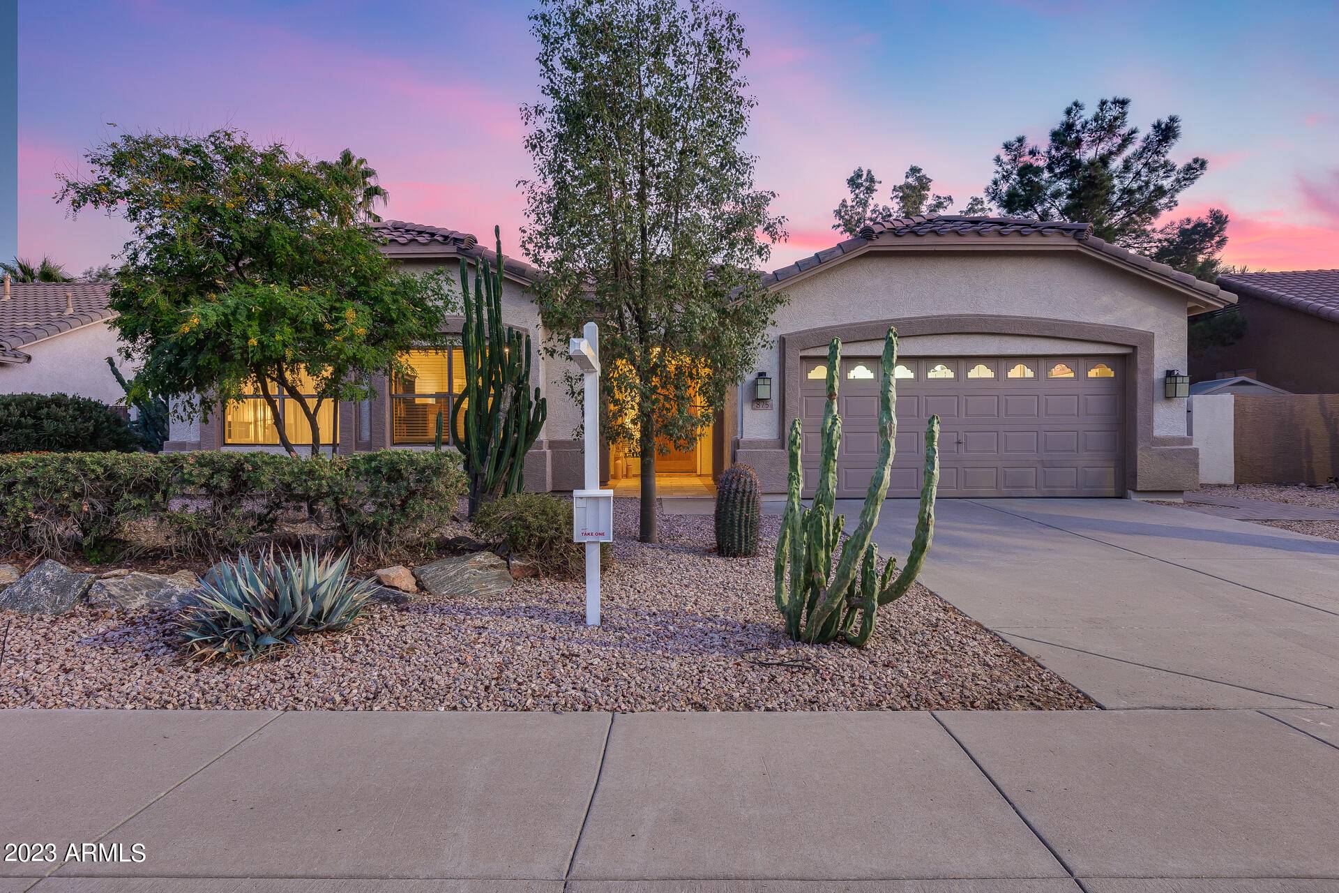 875 W BEECHNUT Drive, Chandler, AZ 85248