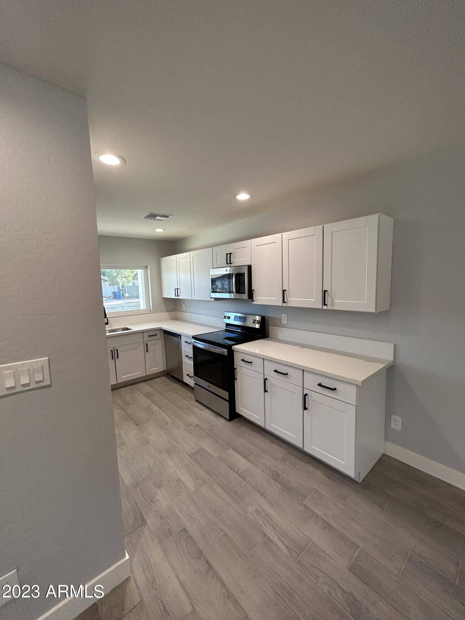 Mesa, AZ 85202,2440 W PORTOBELLO Avenue