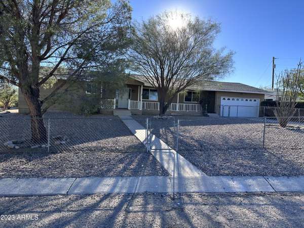 490 E EL SOL Drive,  Benson,  AZ 85602