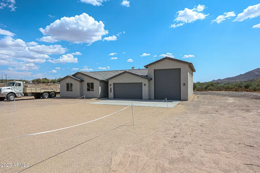 48025 N 15TH Avenue, New River, AZ 85087