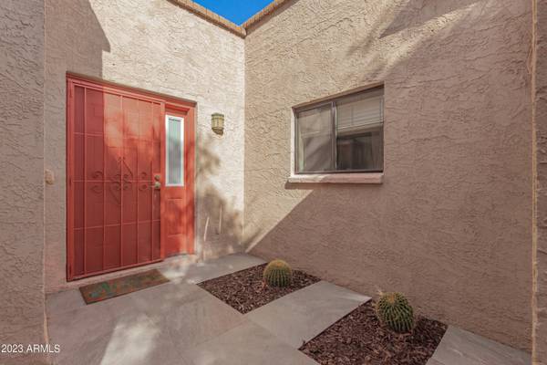 Phoenix, AZ 85020,910 E Cochise Drive