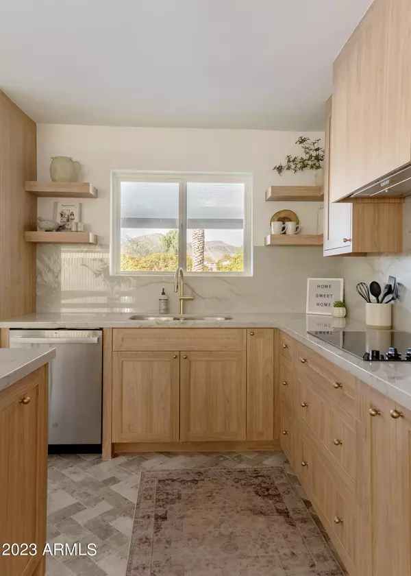 Phoenix, AZ 85021,1324 W MISSION Lane