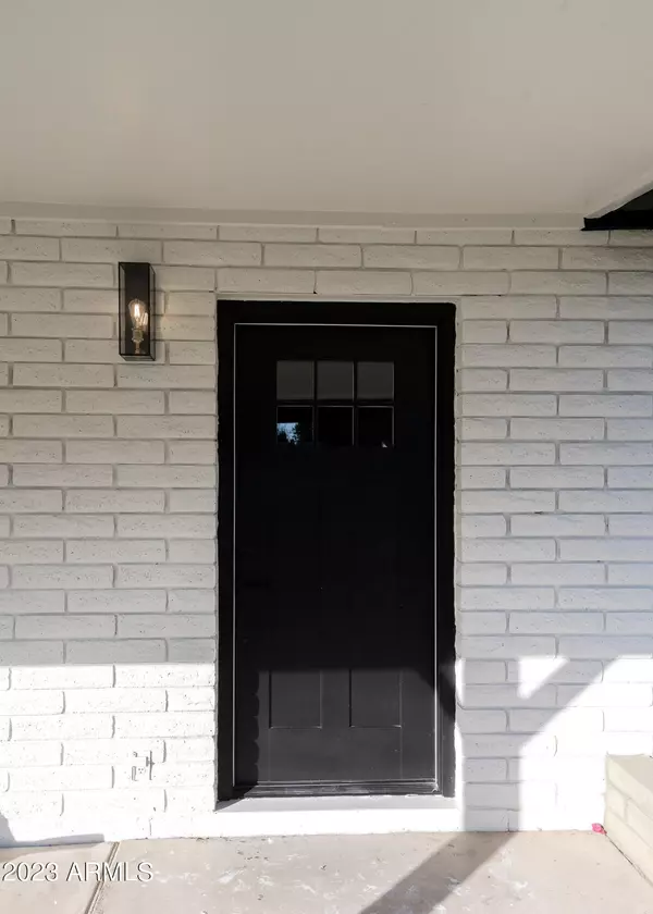 Phoenix, AZ 85021,1324 W MISSION Lane