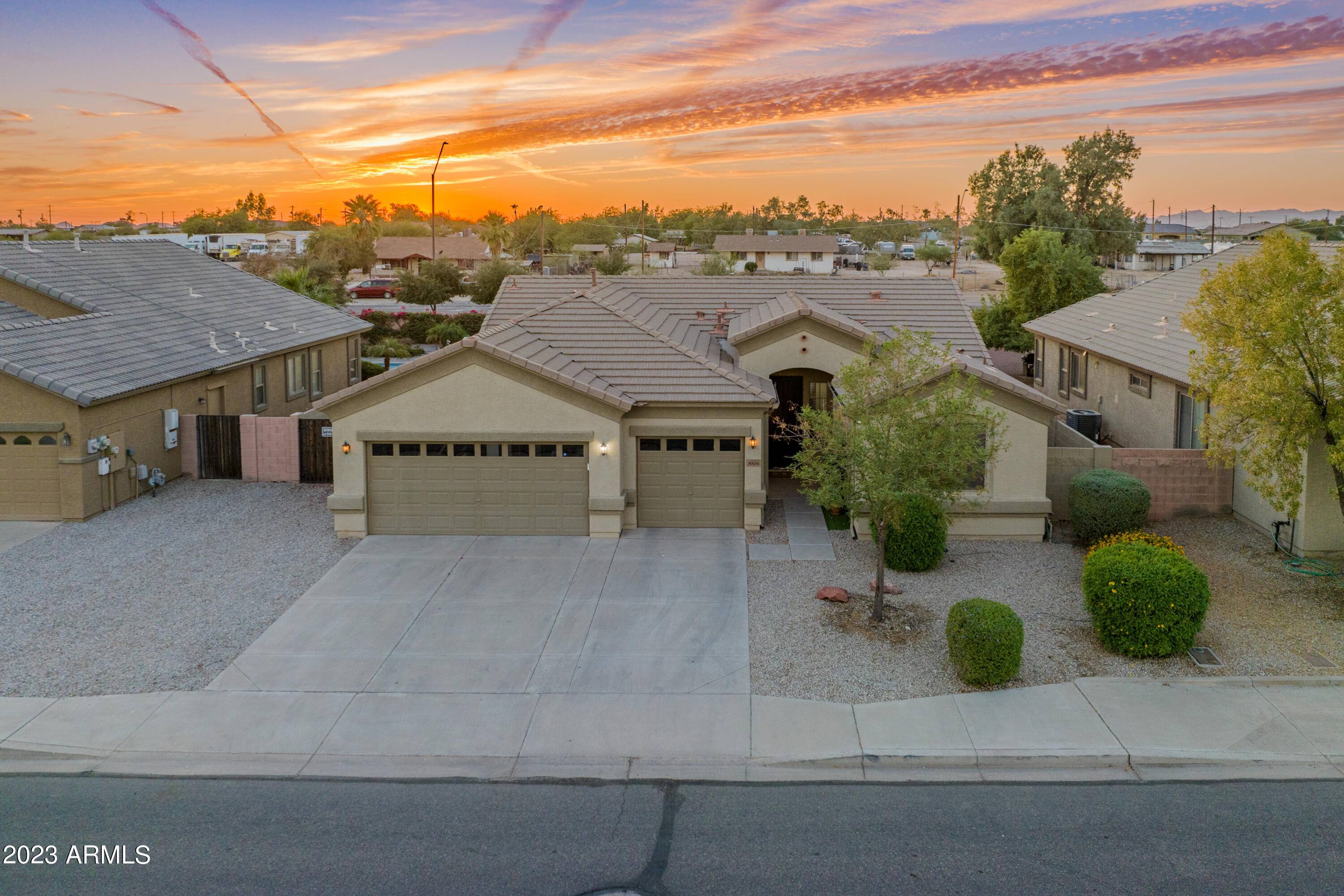 Tolleson, AZ 85353,3006 S 122ND Lane