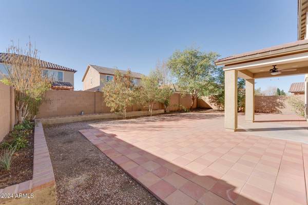 San Tan Valley, AZ 85143,707 W DESERT HOLLOW Drive