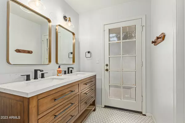 Gilbert, AZ 85234,321 E BARBARITA Avenue