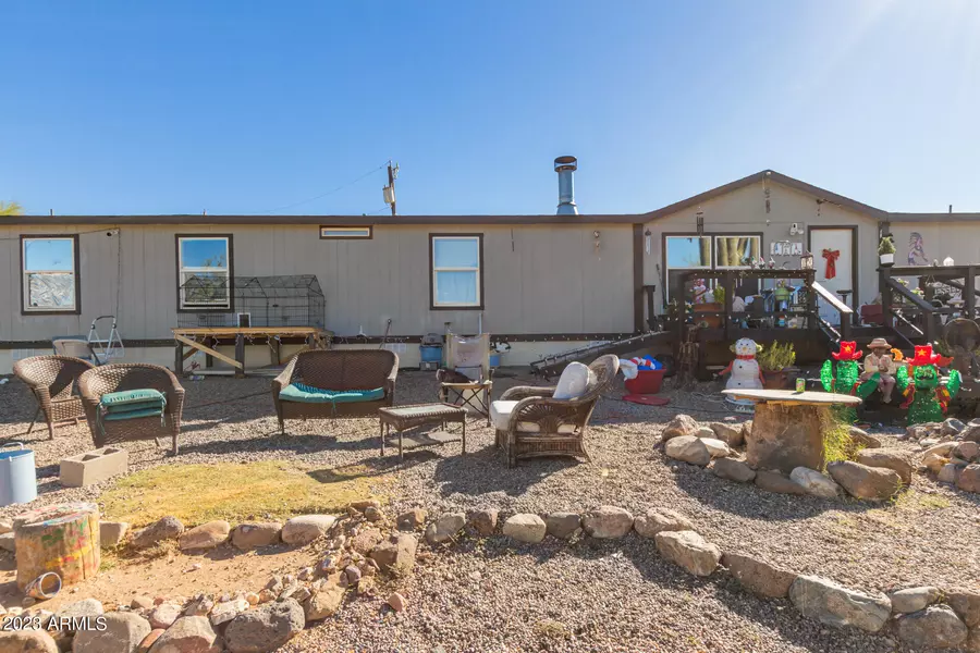 20395 E Garnet Lane, Black Canyon City, AZ 85324