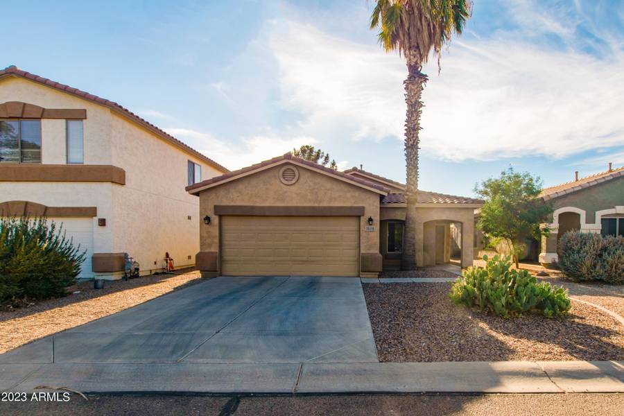 30216 N DESERT WILLOW Boulevard, San Tan Valley, AZ 85143