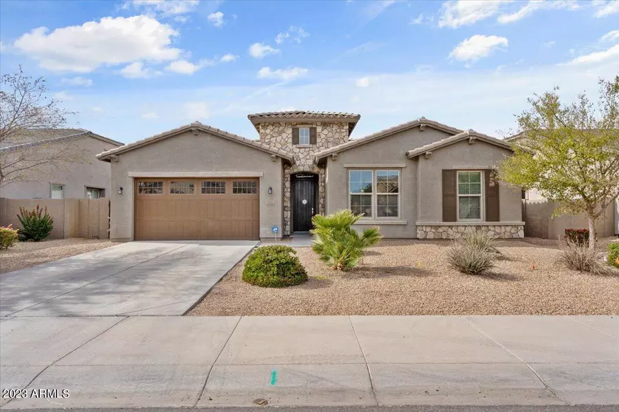 6898 S ROCHESTER Drive, Gilbert, AZ 85298