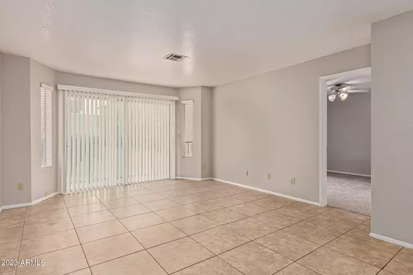 Mesa, AZ 85210,653 W GUADALUPE Road #1004