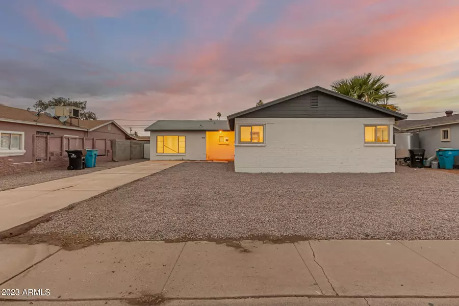 4720 W INDIANOLA Avenue, Phoenix, AZ 85031