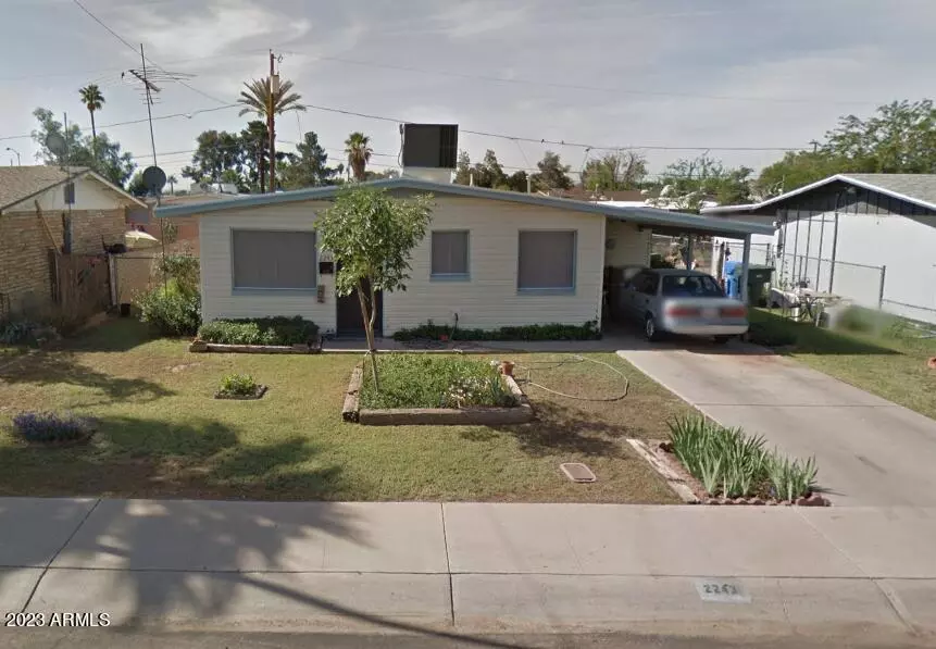 2243 W SUNNYSIDE Avenue, Phoenix, AZ 85029