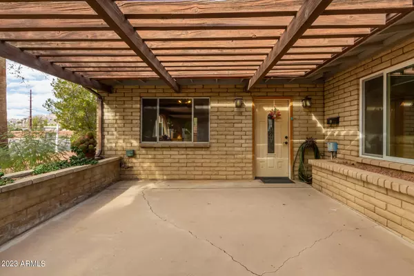 Scottsdale, AZ 85251,47 SPUR Circle