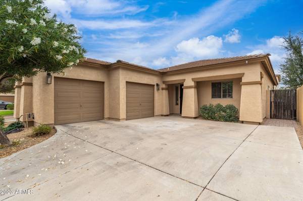 901 E MADELINE Drive,  Chandler,  AZ 85225