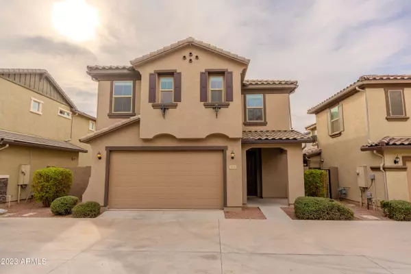 235 E ROADRUNNER Drive, Chandler, AZ 85286