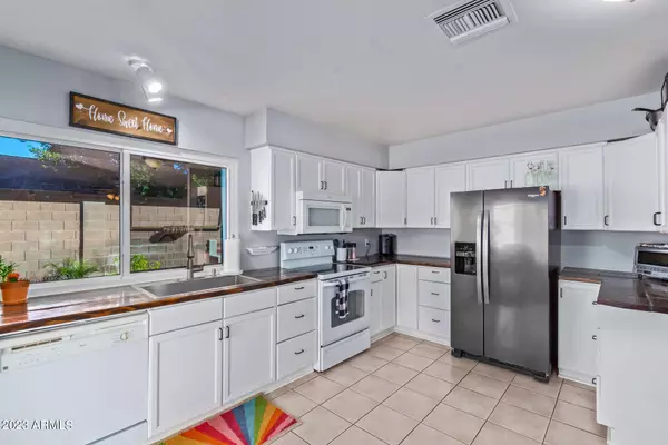 Glendale, AZ 85302,5532 W GOLDEN Lane