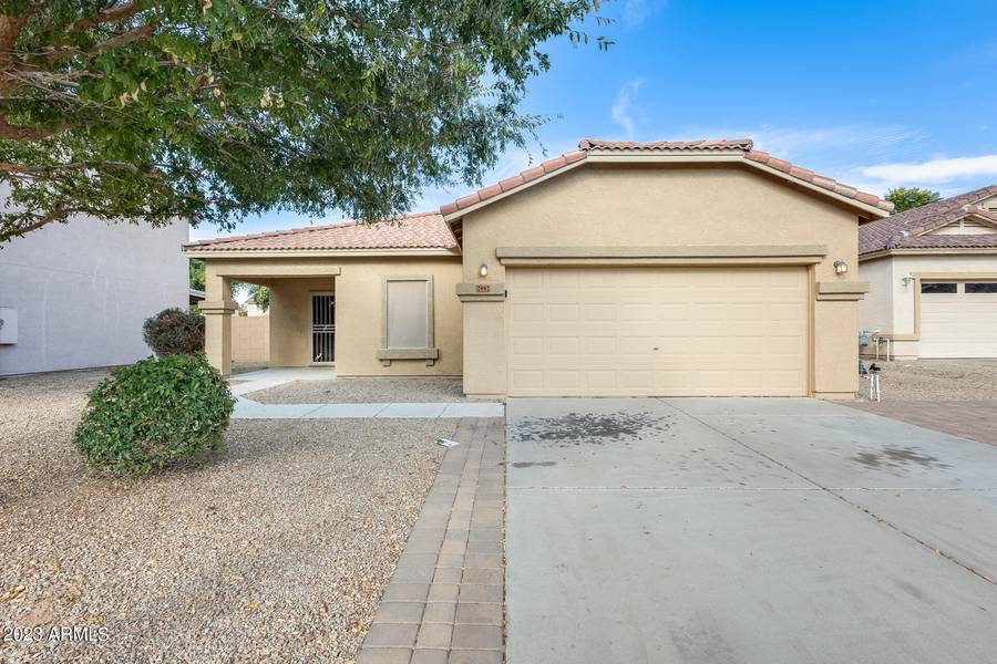 2082 E LIPIZZAN Drive, San Tan Valley, AZ 85140