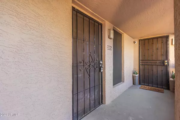 Phoenix, AZ 85051,3131 W COCHISE Drive #225