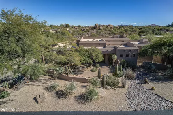 2032 N SMOKETREE Drive, Carefree, AZ 85377