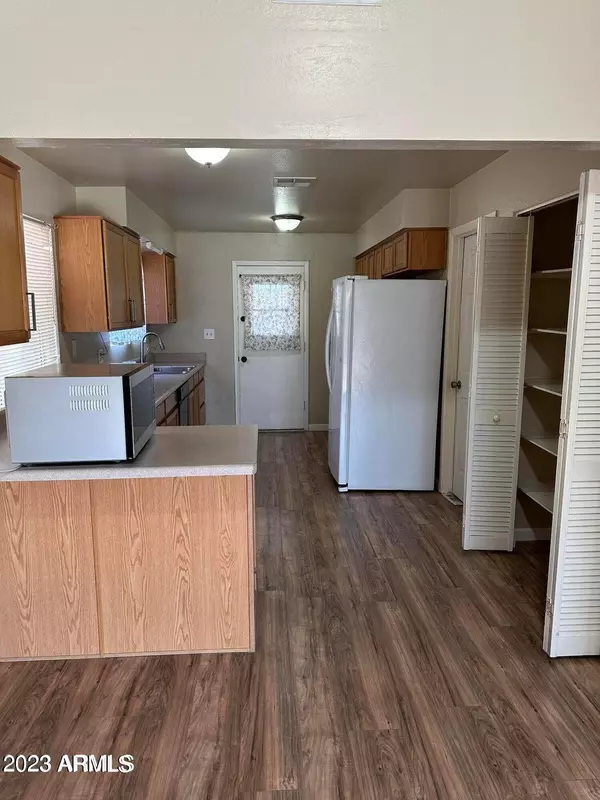 Glendale, AZ 85302,9632 N 55 Avenue