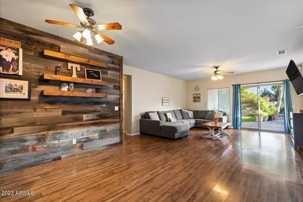 San Tan Valley, AZ 85140,41307 N PALM SPRINGS Trail