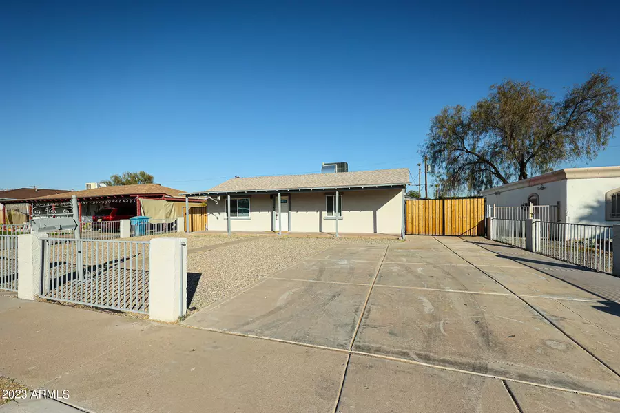 212 E SOUTHGATE Avenue, Phoenix, AZ 85040