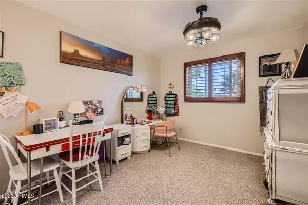 5833 E THOMAS Road Scottsdale, AZ 85251