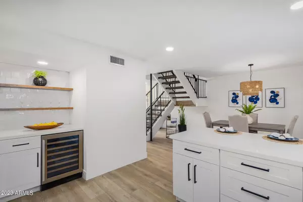 Scottsdale, AZ 85251,6933 E OSBORN Road #B