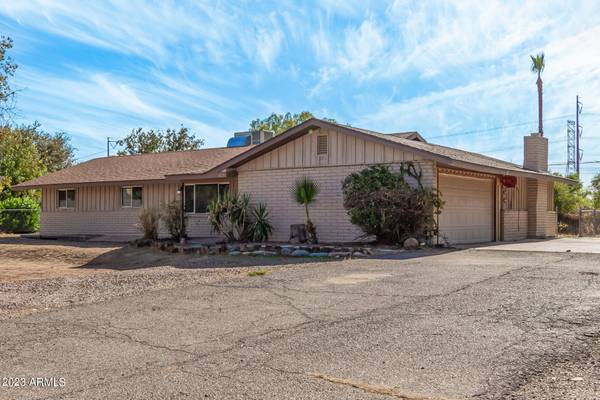 Chandler, AZ 85225,323 E REDFIELD Road