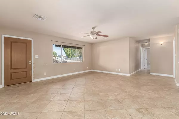 Chandler, AZ 85225,323 E REDFIELD Road