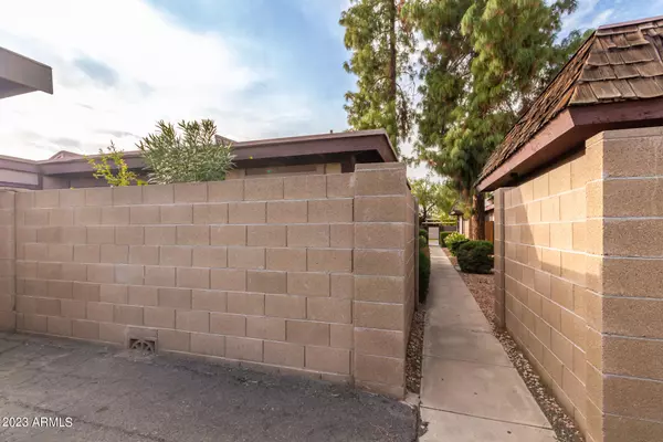 Tempe, AZ 85281,927 S CASITAS Drive #C