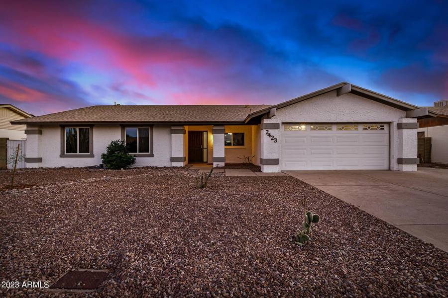 2423 W PORTOBELLO Avenue, Mesa, AZ 85202