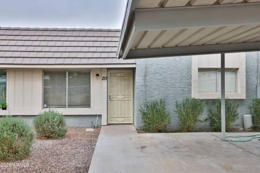 1050 S STAPLEY Drive #20, Mesa, AZ 85204