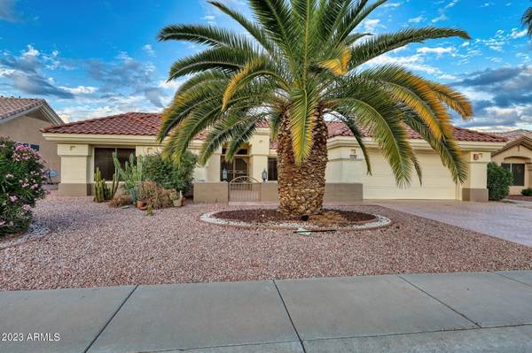 15704 W SENTINEL Drive, Sun City West, AZ 85375