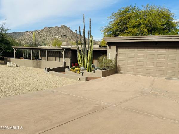 Carefree, AZ 85377,1039 N BOULDER Drive