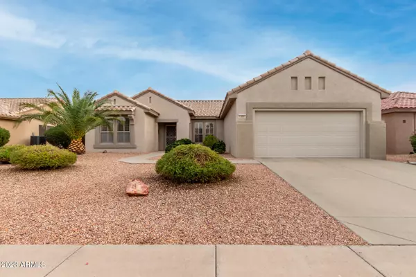 15867 W GRAND ISLE Way, Surprise, AZ 85374