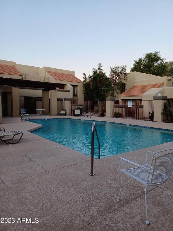 Mesa, AZ 85202,1432 W EMERALD Avenue #33