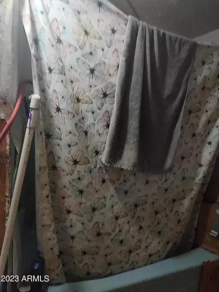 4380 E LOCOMOTIVE Drive, Miami, AZ 85539