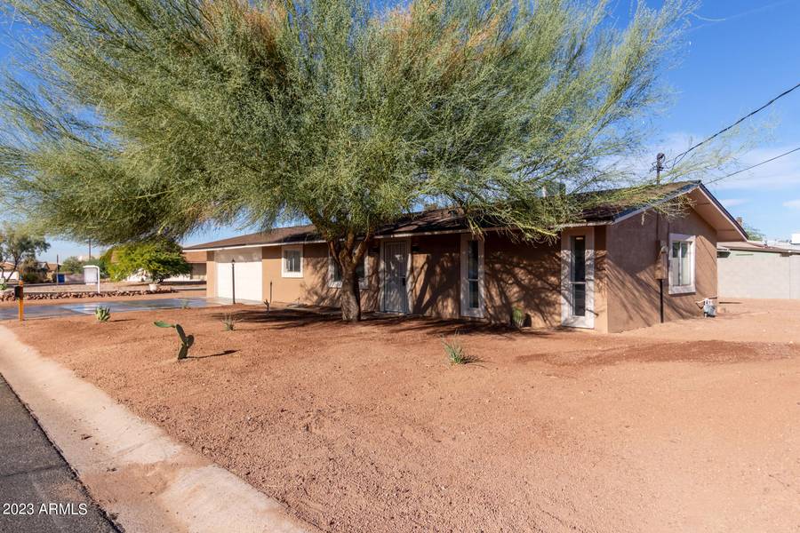 620 E FRIAR Avenue, Apache Junction, AZ 85119