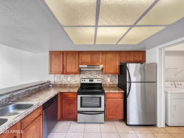 Glendale, AZ 85301,4828 W ORANGEWOOD Avenue #107