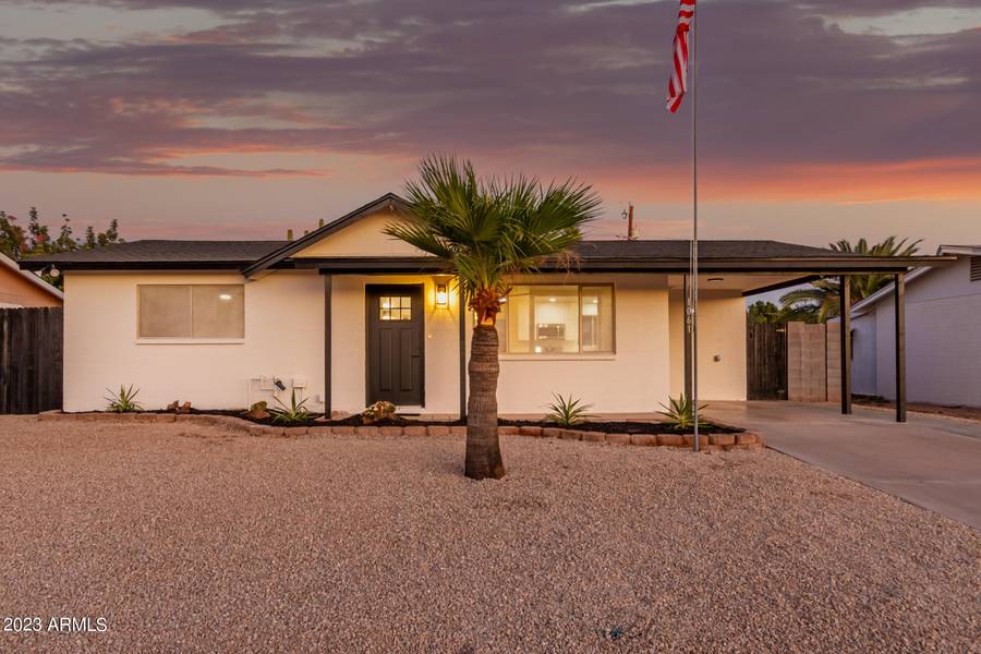 1061 S LAWTHER Drive, Apache Junction, AZ 85120