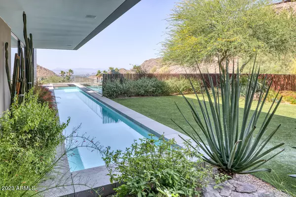 Paradise Valley, AZ 85253,7560 N Silvercrest Way