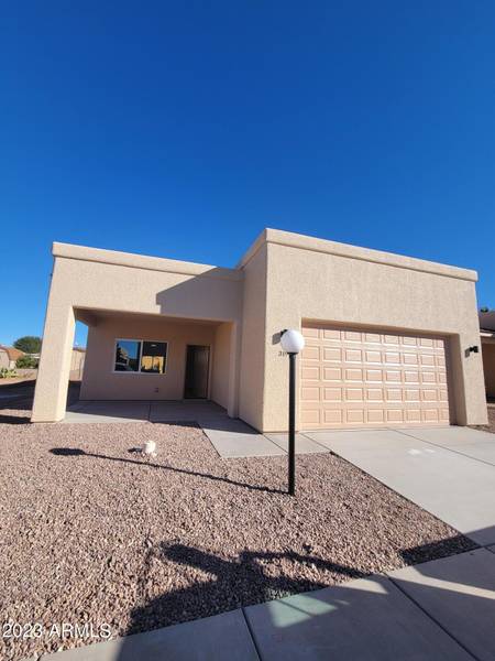 319 S Sky Ranch Road, Sierra Vista, AZ 85635