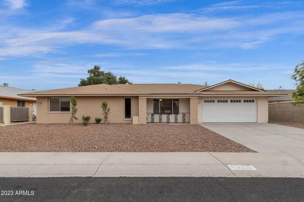 17209 N LIME ROCK Drive, Sun City, AZ 85373