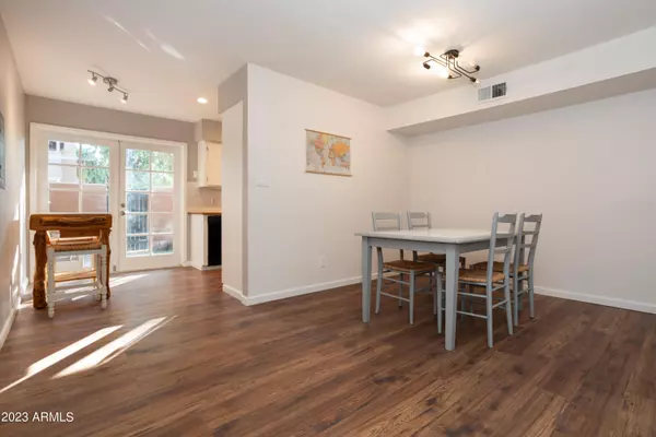 1425 E DESERT COVE Avenue #38 Phoenix, AZ 85020